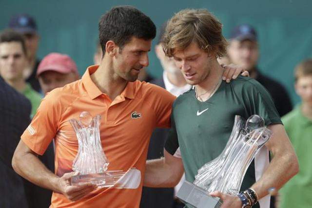 比赛的开球 比赛的开球