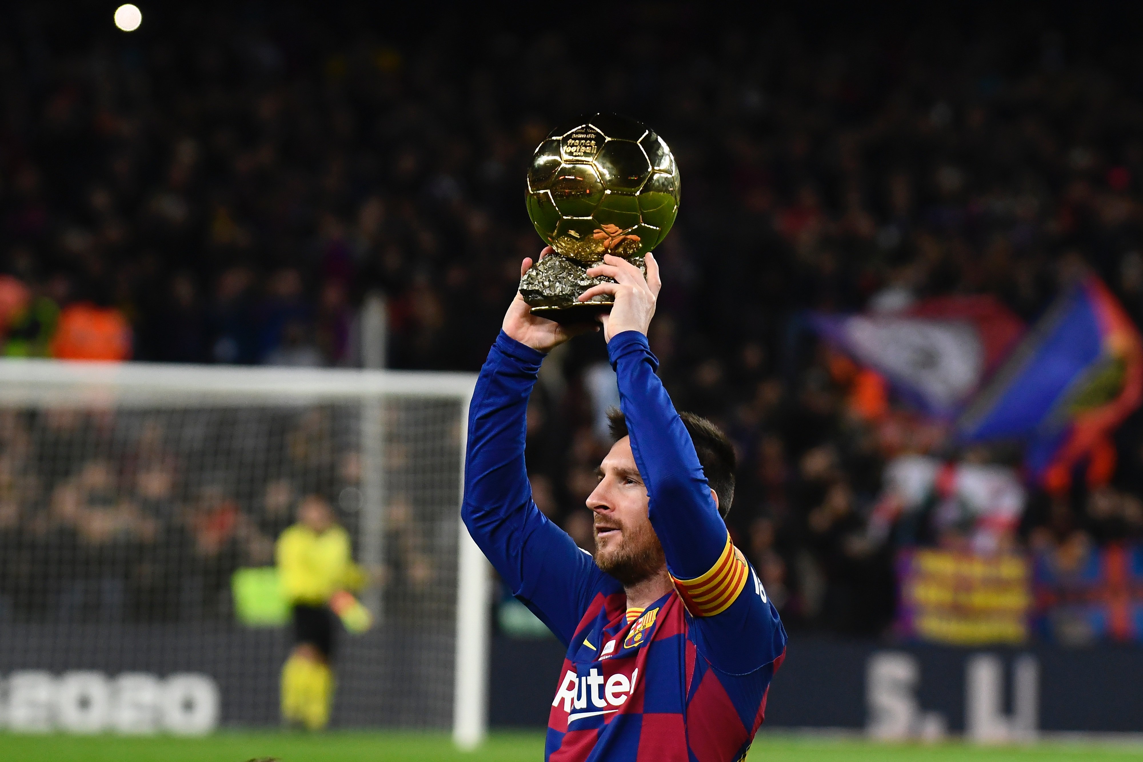 加强中场控 加强中场控