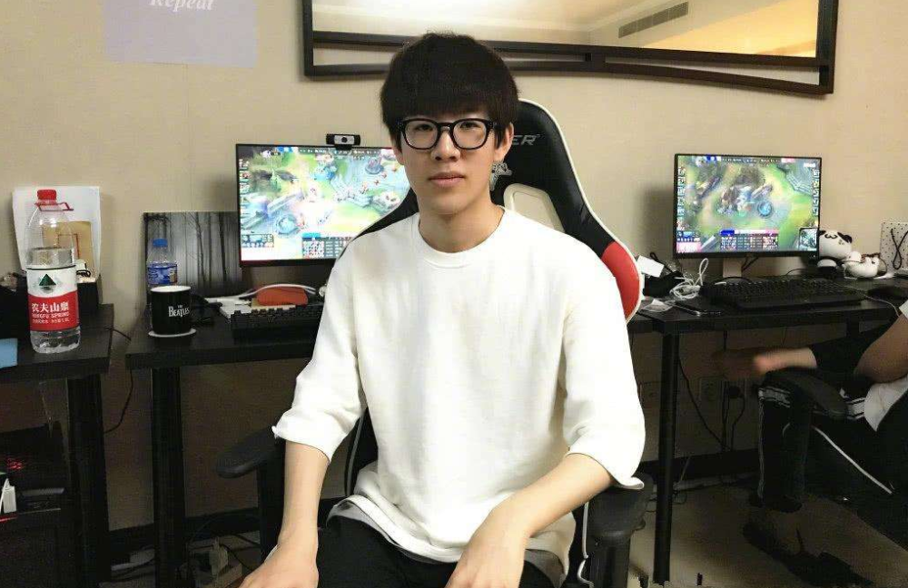 然主导回合